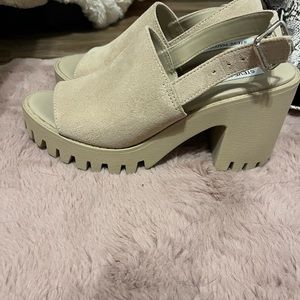 Chunky heel sandal